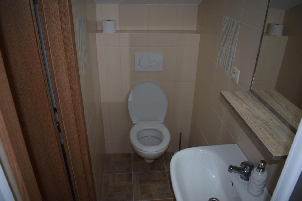 Ms-Ubytovanie Hotel Dolny Kubin Bagian luar foto