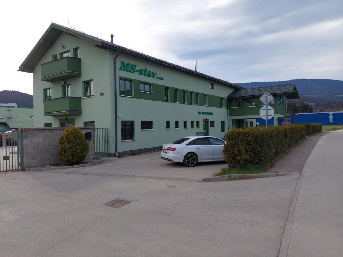 Ms-Ubytovanie Hotel Dolny Kubin Bagian luar foto